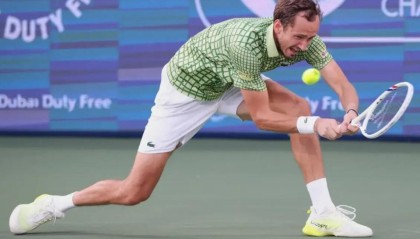 开云官方-中东局势紧张！多位网球名将被困，前世界第一恐无缘第五大满贯