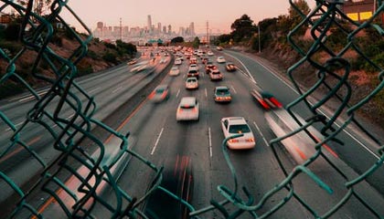 不打不相识，海米提曾头顶张玉宁染红造中超名场面